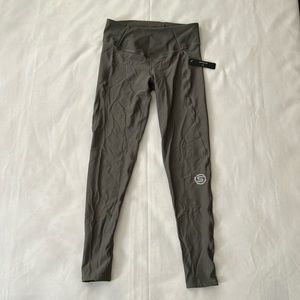 SKIMS PERFORMANCE HIGH-WAISTED 7/8 LEGGING